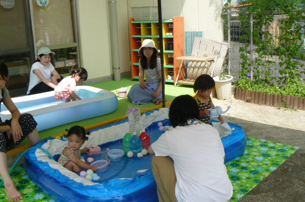 支援センター虹🌈8/20親子教室ランラン（１歳児コース）水遊び💦
