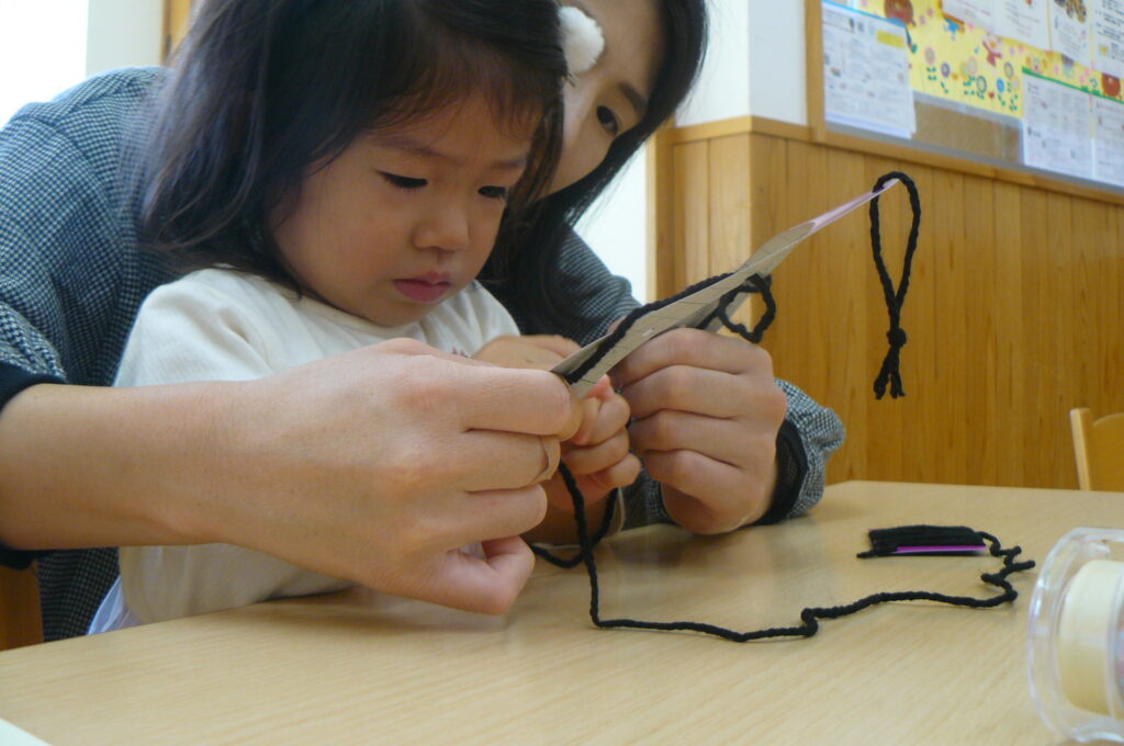 支援センター虹🌈10/24後期親子教室サンサン（２歳児コース）ハロウィン制作🎃