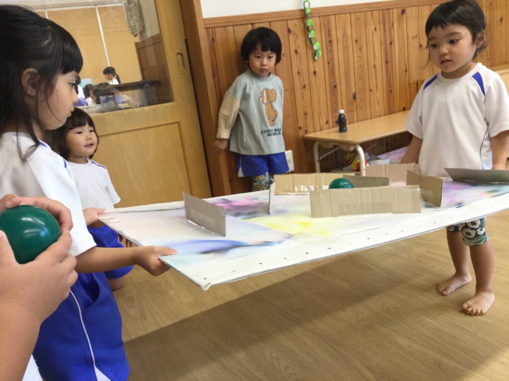 〜 お友だちとバランスをとりながら… 〜