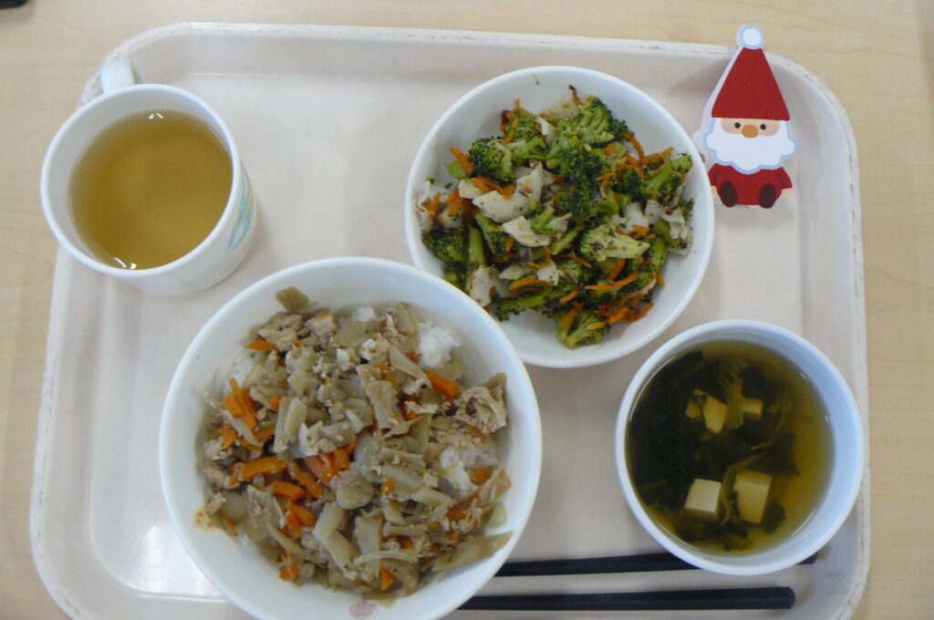 支援センター虹🌈12/18ウキウキ給食試食会🍚