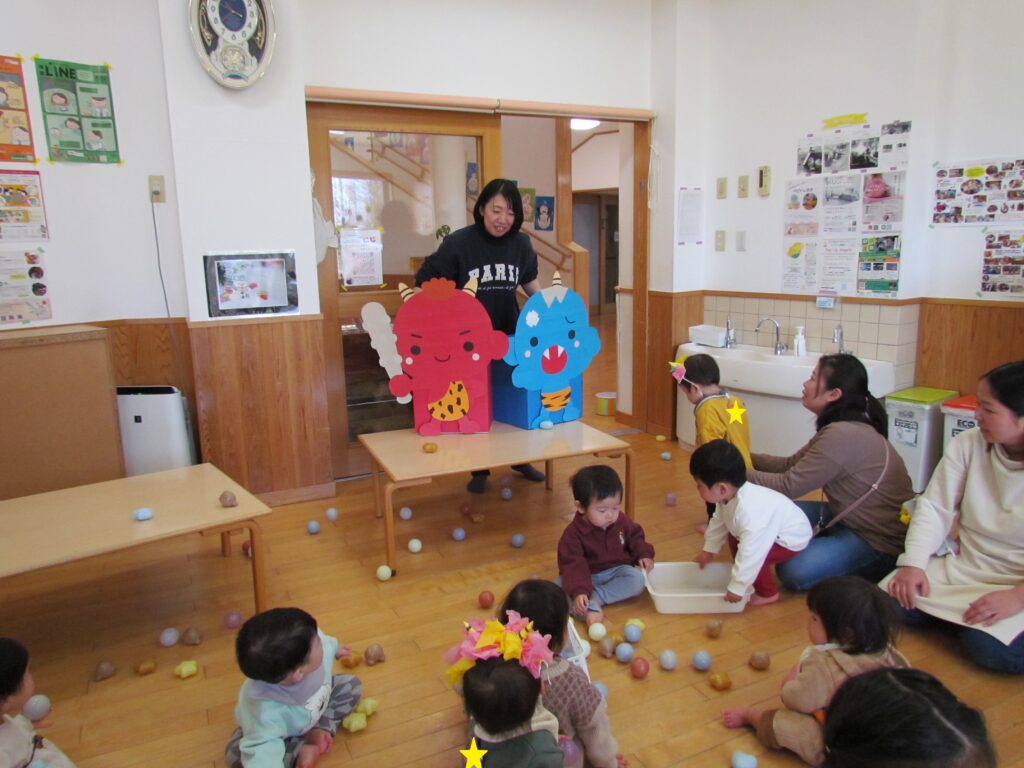 支援センター虹🌈1/13親子教室ルンルン（０歳児コース）節分制作👹