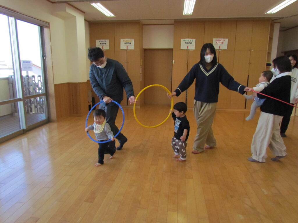 支援センター虹🌈1/22育児講座キラキラ「親子でリトミック🎵」