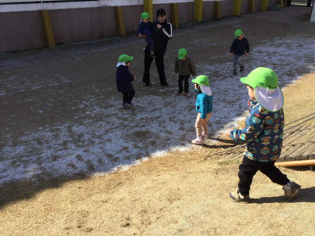 〜 ゆきとこおりであそんだよ 〜