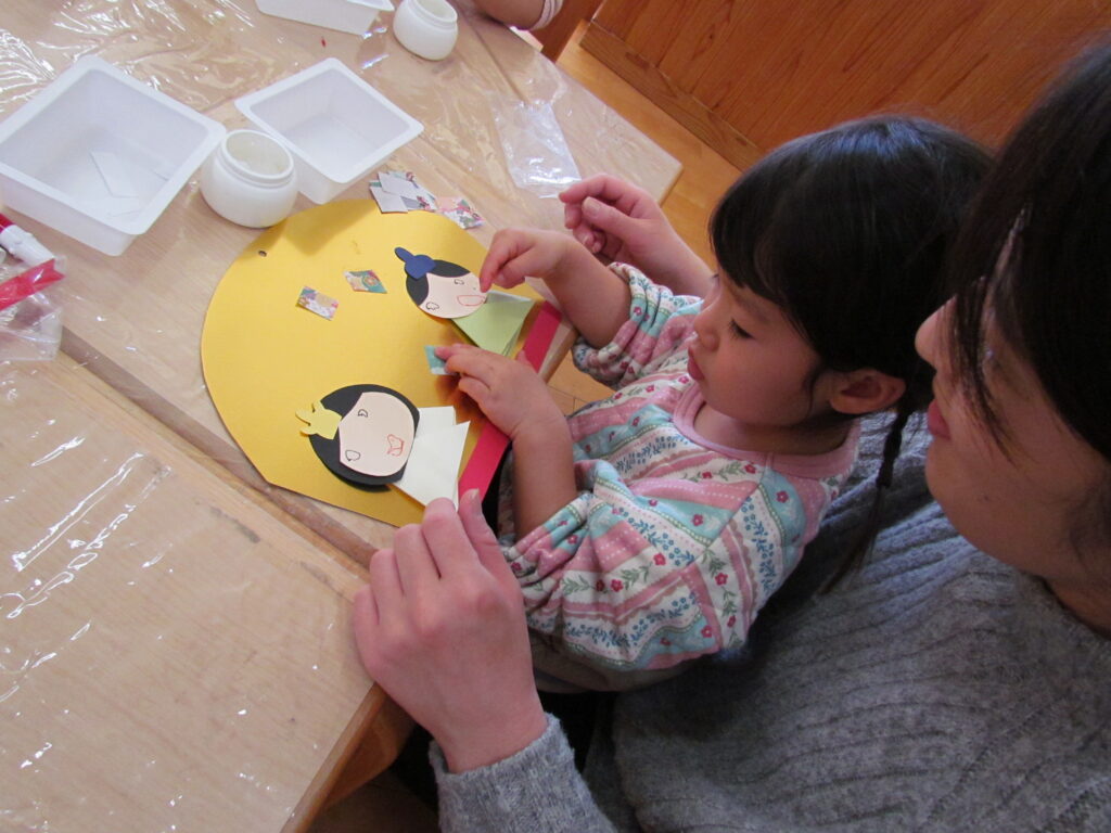 支援センター虹🌈親子教室サンサン（2歳児コース）「ひな祭り制作🎎」