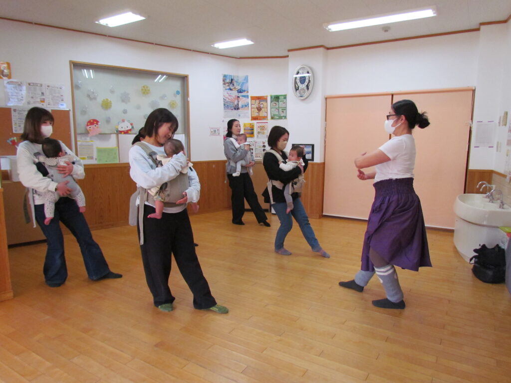 支援センター虹🌈2/20ピカピカ「ベビーフラ🌺」