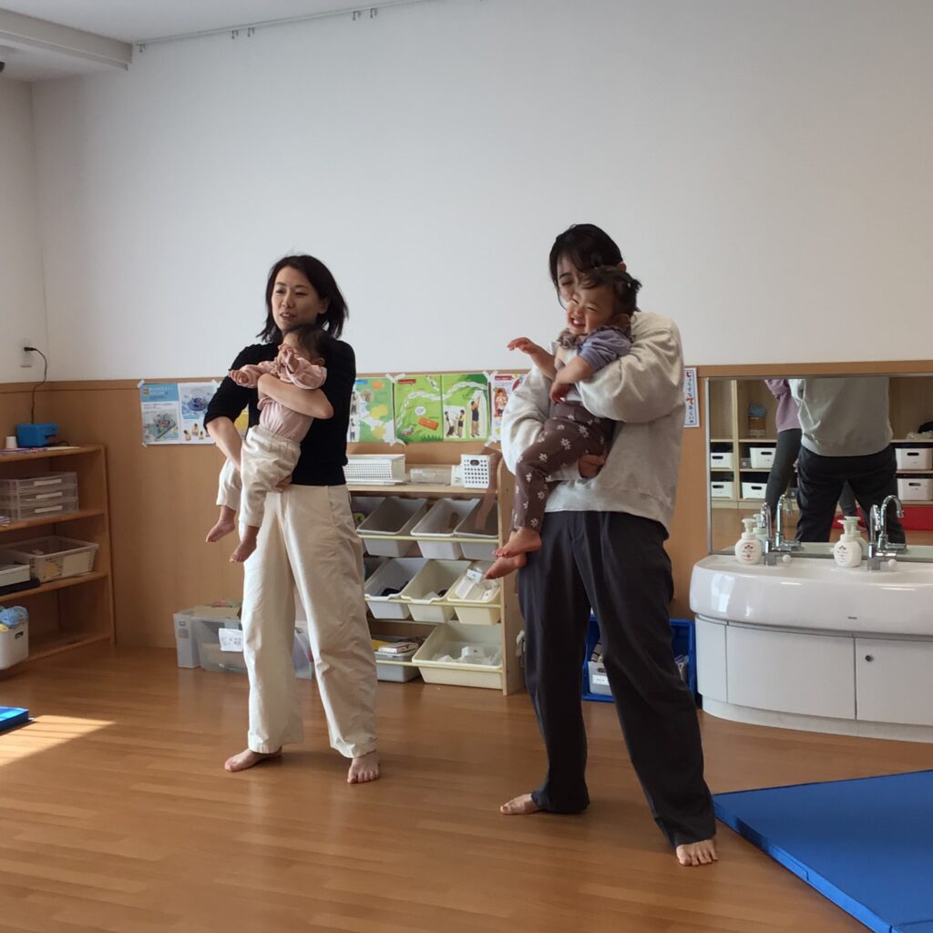 いせ虹ひろば　3月の親子育脳ヨガ